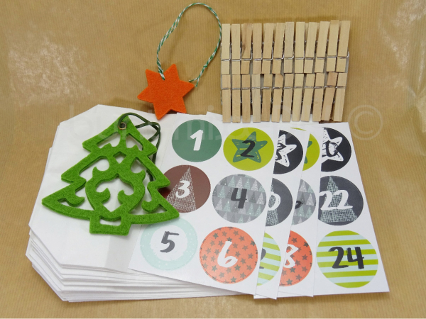 Adventskalender DIY Tüten Sticker Klammern, Kraftpapier offwhite, Filz Tannenbaum Stern